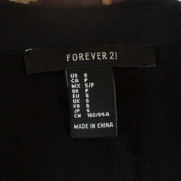 Bell sleeve black dress - Picture 2 of 4